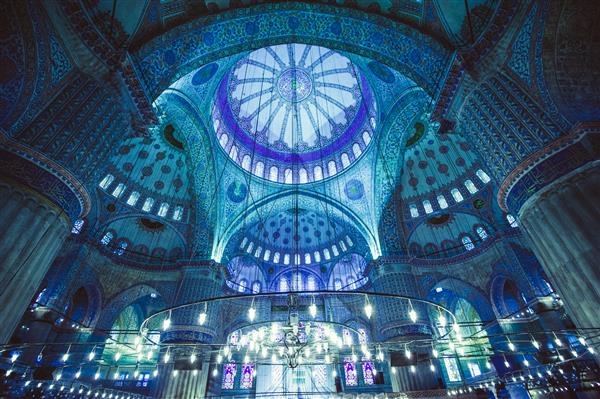 فضای داخلی مسجد آبی استانبول بوقلمون