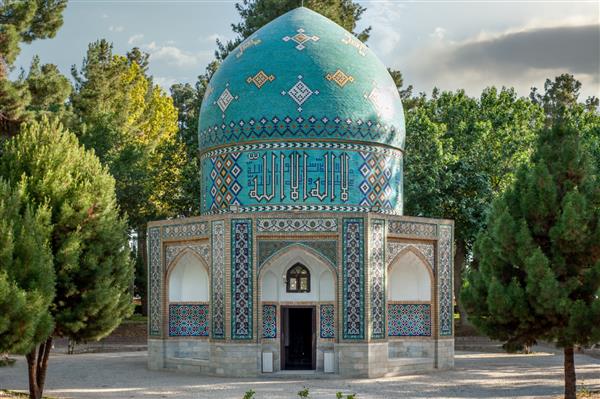 نیشاپور ایران 27 ژوئیه 2021 مقبره یا آرامگاه عطار نیشاپوری در نیشابور در شمال شرقی ایران قرار دارد آرامگاه عطار نیشابوری