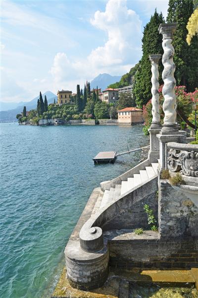 نمای دریاچه کومو از ویلا Monastero ایتالیا