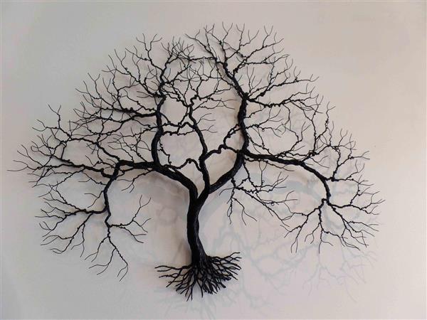 درخت سیاه خشکیده اثر هنری