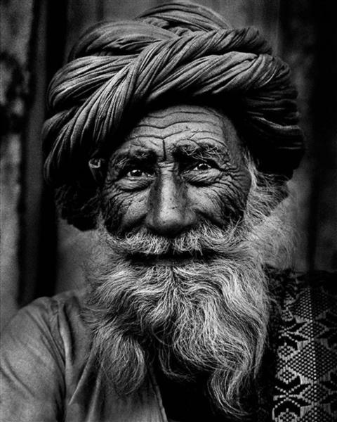 مرد هندی تصویر سیاه و سفید