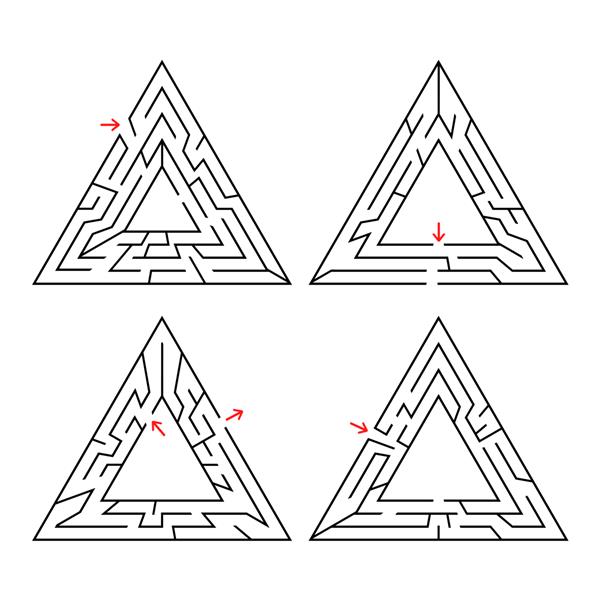 هزارتوی مثلثی با ورودی و خروجی مجموعه ای از چهار پیچ و خم