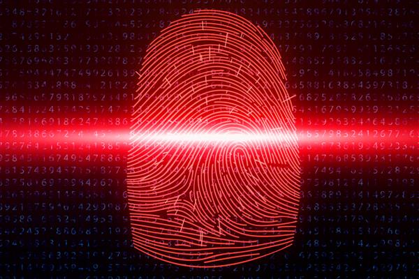 اسکن اثر انگشت با تصویر سه بعدی دسترسی امنیتی را با شناسایی بیومتریک فراهم می کند مفهوم هک اثر انگشت تهدید اثر انگشت با کد باینری مفهوم امنیت دیجیتال