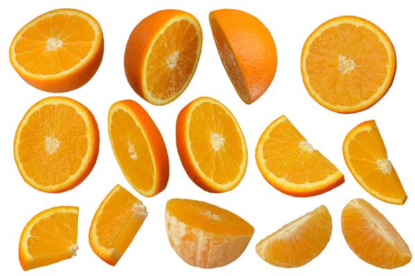 مجموعه ای از پرتقال جدا شده در پس زمینه سفید