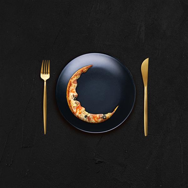 پس زمینه رستوران ها برای جشن رمضان و عید که پیتزا در نیمه ماه نشان دهنده ماه نو برای عید است