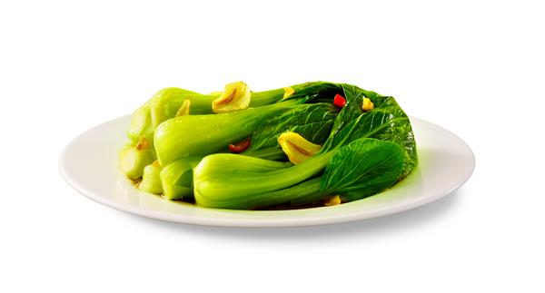 بوک چوی سرخ شده را با سس سویا در بشقاب و چاپستیک در زمینه سفید غذای گیاهی آسیایی نمای جانبی هم بزنید