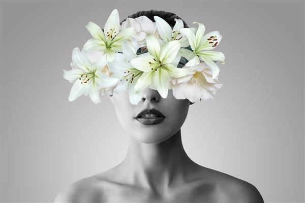 کلاژ هنر معاصر انتزاعی پرتره سیاه و سفید زن جوان با گل روی صورت چشمانش را پنهان می کند