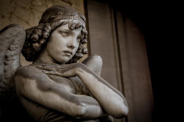 جنوا ایتالیا - حدود آگوست 2020 مجسمه فرشته توسط جولیو مونته‌ورده برای بنای یادبود خانواده oneto در گورستان استالینو جنوا - ایتالیا 1882