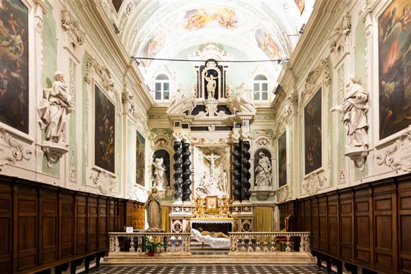 Ventimiglia ایتالیا کلیسای باروک داخلی oratorio dei neri با مجسمه عیسی مسیح