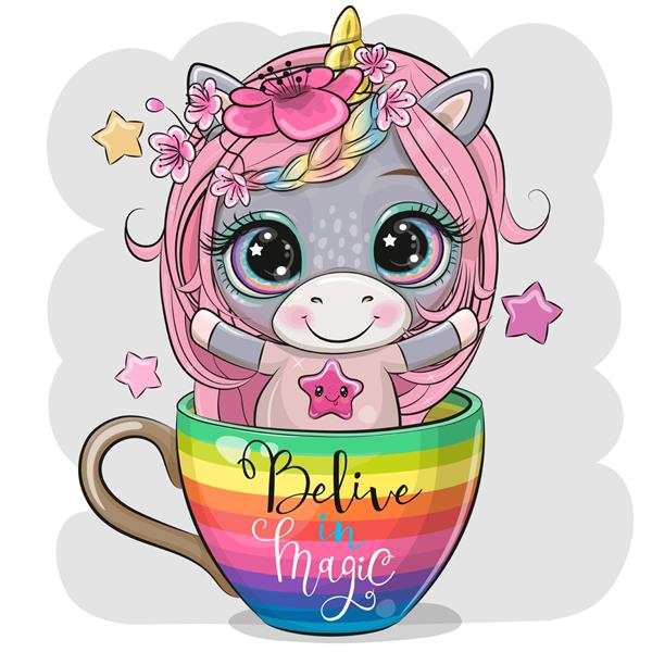 اسب شاخدار کارتونی ناز با گل در یک فنجان قهوه رنگین کمانی نشسته است