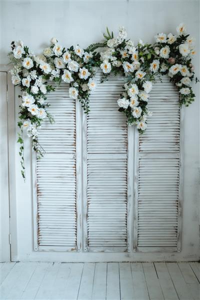 طراحی دیوار با گل مصنوعی