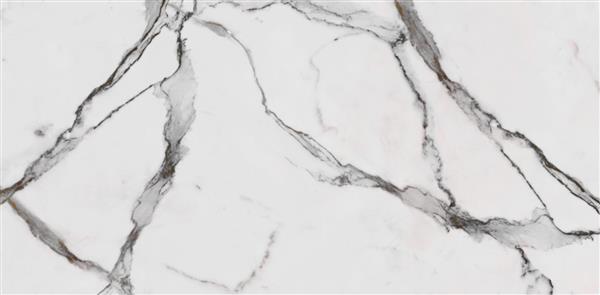 پس‌زمینه بافت مرمر سفید ایتالیایی بیانکو با رگه‌های خاکستری-قرمز روی سطح گرانیت سنگ مرمر سفید Carrara statuarietto کاشی مجسمه براق تاسوس برای کاشی های دیواری سرامیکی و معماری آشپزخانه