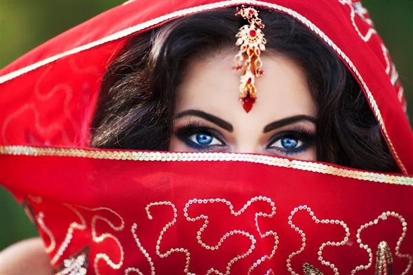آرایش عروس زن هندی لباس سنتی ساری دختر زیبا صورت پوشیده با حجاب رقصنده زن بالیوود رقصنده شکم عربی