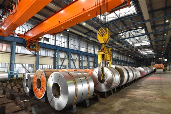 کارخانه صنعتی تولید ورق فلزی در کارخانه فولاد - ذخیره سازی رول ورق