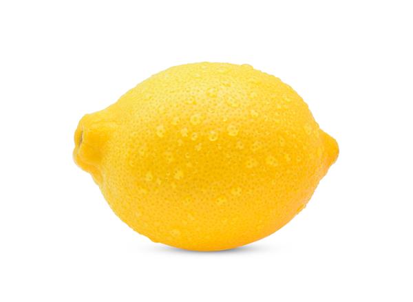 مرکبات لیموی زرد کامل رسیده با قطرات آب جدا شده در زمینه سفید