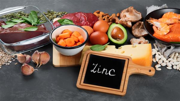 منابع سالم روی مفهوم تغذیه سالم و رژیم غذایی محصولات طبیعی حاوی روی فیبر رژیمی و ویتامین ها تخته سیاه