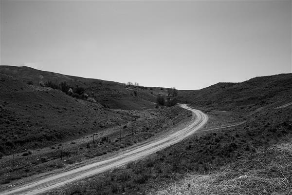 راه روستایی عکاسی سورئالیستی عکاسی از مناظر طبیعی عکاس سیاه و سفید