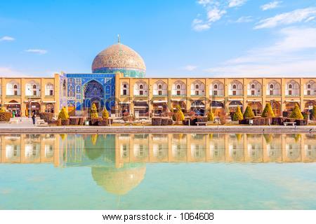 مسجد شیخ لطف الله در نقش جهان ، میدان ، اصفهان ، ایران. ساخت این مسجد در سال 1603 آغاز شده و در 1618 به پایان رسید. مسجد شیخ لطف الله در نقش جهان ، میدان ، اصفهان ، ایران. ساخت این مسجد در سال 1603 آغاز شده و در 1618 به پایان رسید.