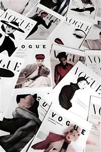 کلاژ مجلات فشن ووگ (Vogue) با استایل کلاسیک برای پوستر دیواری مزون‌های لباس و اتاق‌های دخترانه