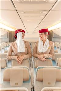 تصویر باکیفیت مهمانداران هواپیما در کابین لوکس مناسب برای آژانس‌های هواپیمایی، پوستر دیواری دفاتر مسافرتی و اتاق کنفرانس