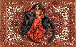 نقاشی مینیاتور فانتزی زن با لباس قرمز و پلنگ روی فرش ایرانی ویژه تابلو فرش، پوستر دیواری هنری و کوسن‌های خاص