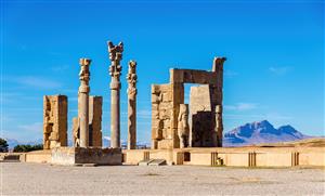 منظره باشکوه تخت جمشید (پرسپولیس) شیراز ایران مناسب پوستر دیواری اماکن گردشگری و دفاتر اداری