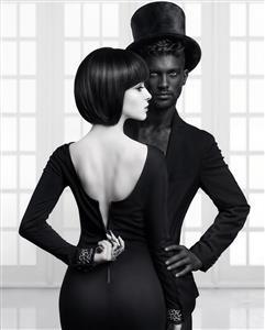 عکس سیاه و سفید هنری زوج مدرن با استایل کلاسیک برای پوستر دیواری لوکس و دکوراسیون خاص