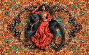 تصویر لوکس بانوی شرقی و پلنگ سیاه با تم طلایی مناسب برای پوستر دیواری سه بعدی و دکوراسیون تجاری خاص