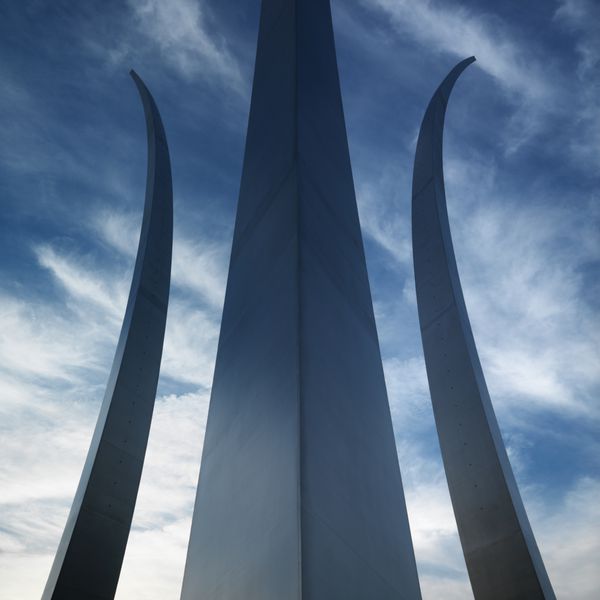 سه گلدسته یادبود نیروی هوایی در آرلینگتون ویرجینیا ایالات متحده آمریکا