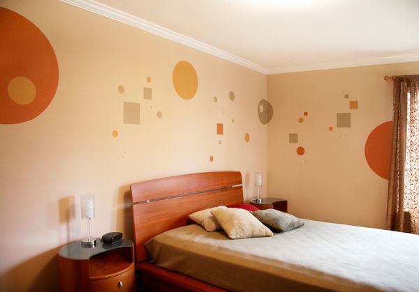 طراحی دیوار در اتاق خواب مدرن