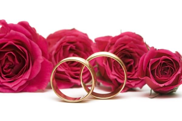 حلقه ازدواج طلایی با گل
