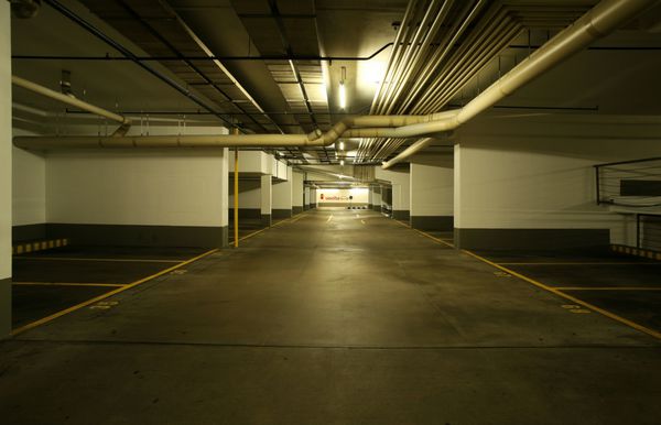 پارکینگ زیر زمینی