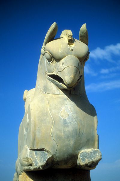 سر ستون گریفین پایتخت امپراتوری ایران داریوش تخت جمشید ایران خاورمیانه