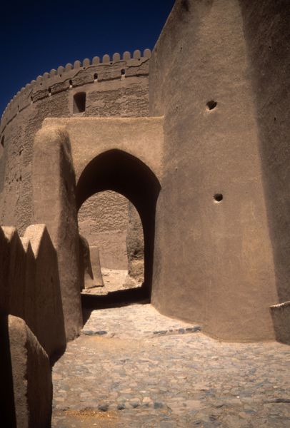 دروازه ارگ برج ها شهر و قلعه قرون وسطایی بم ایران خاورمیانه