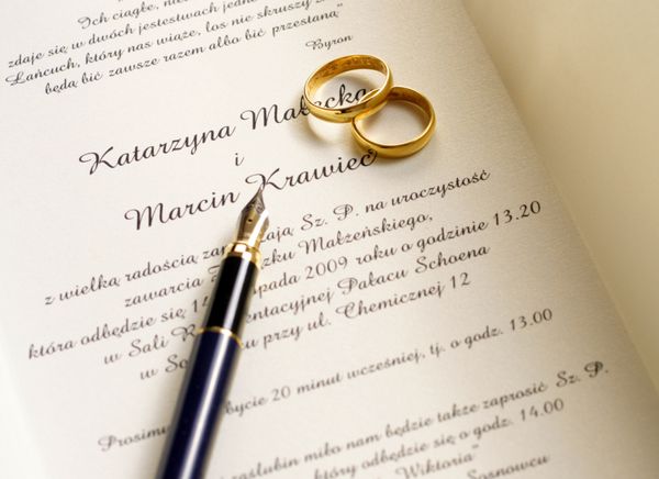 دعوت نامه عروسی حلقه ازدواج و خودکار