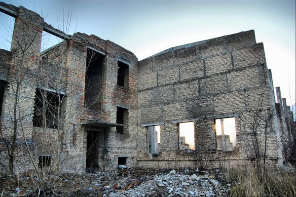 HDR شهر گمشده نزدیک منطقه چرنوبیل خرابه های مدرن اوکراین منطقه کیف