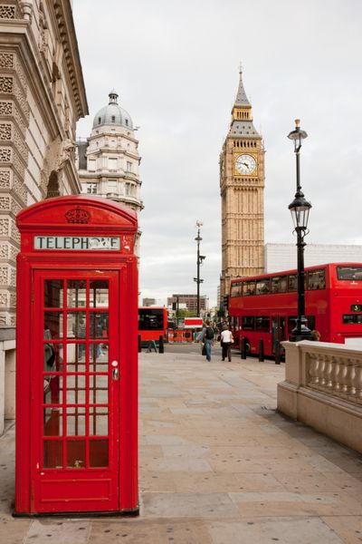 جعبه تلفن قرمز اتوبوس دو طبقه و بیگ بن لندن انگلستان