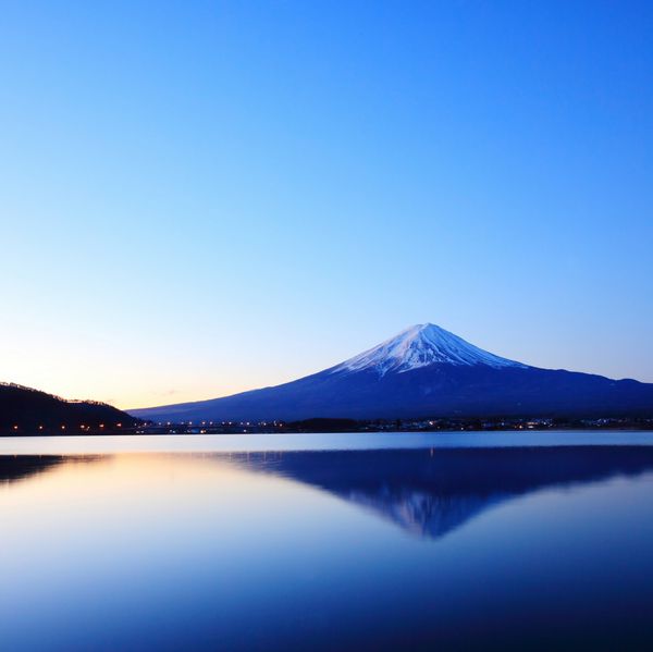 کوه فوجی در سپیده دم