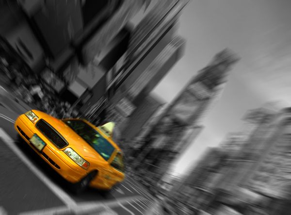 عکس تاکسی شهر نیویورک حرکت فوکوس تاری میدان تایمز