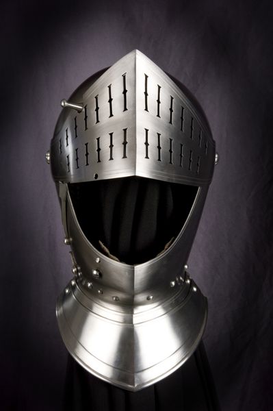 زره شوالیه قرون وسطی حفاظت فلزی سرباز در برابر سلاح حریف