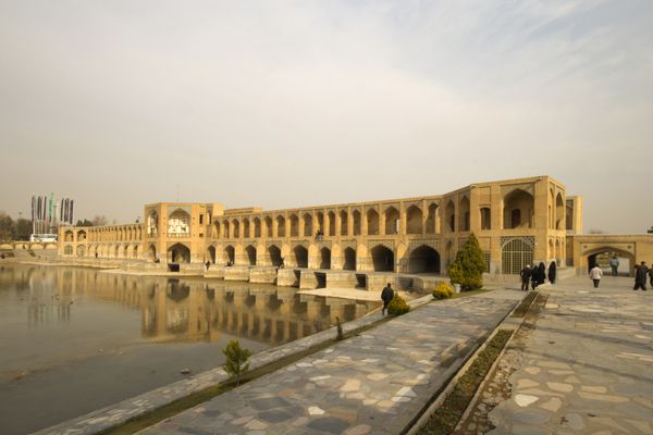 پل خواجو نمایی از یکی از پل های قدیمی اصفهان