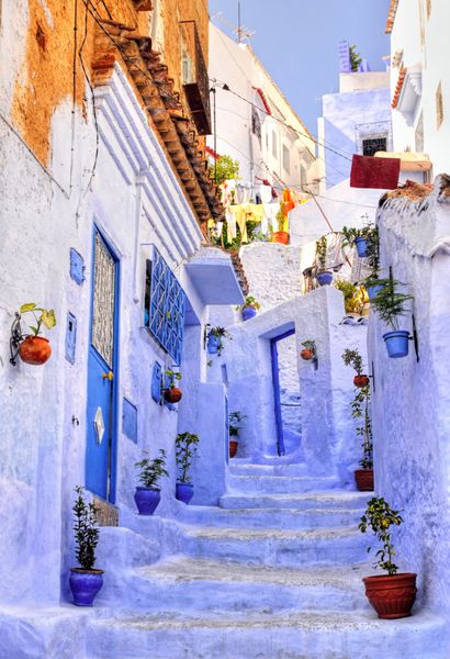 خیابانی با پلکان در مدینه شهر آبی مراکش شفشاون