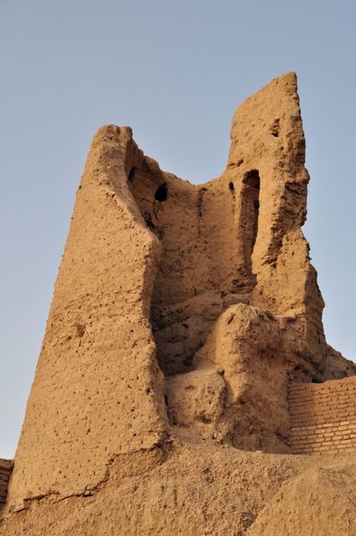 خانه ویران شده در شهر تاریخی نایین ایران