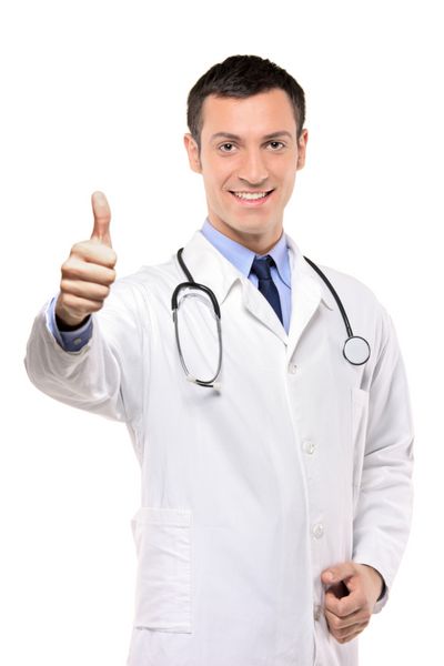 دکتر مرد شاد با شست بالا جدا شده در پس زمینه سفید