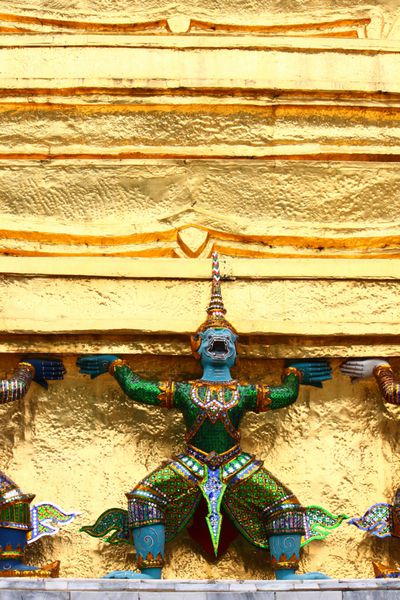 گارودا در معبد بودای زمرد بانکوک تایلند