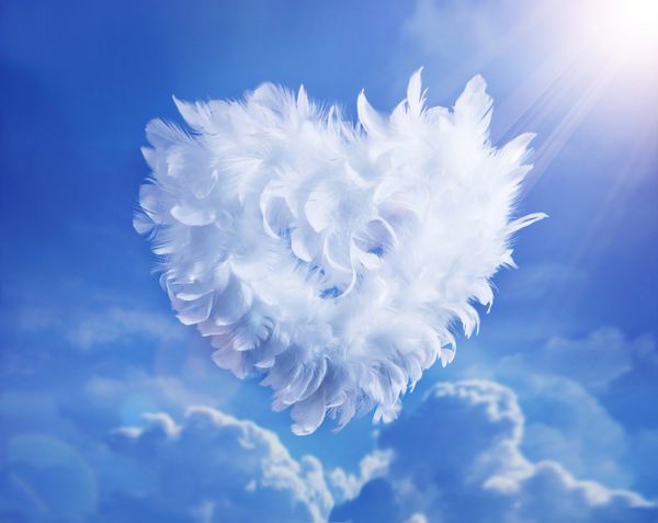 عشق قلب اوج گرفته در ابرها