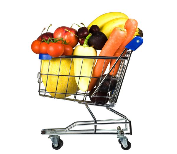 چرخ دستی خرید فلزی پر از سبزیجات و میوه