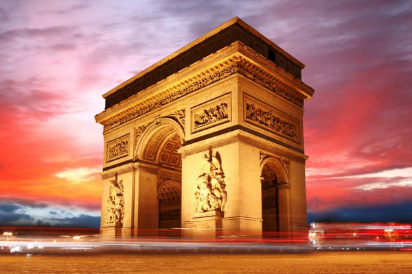 پاریس طاق پیروزی معروف در عصر فرانسه