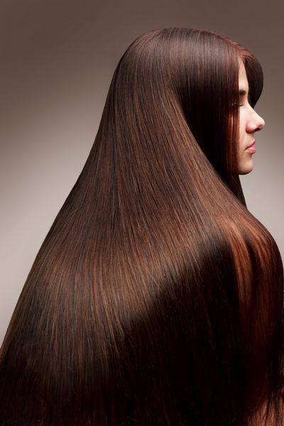 موی قهوه ای پرتره زن زیبا با موهای بلند تصویر با کیفیت بالا