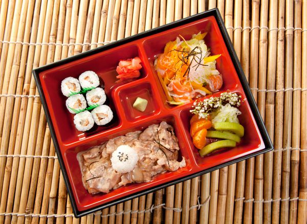 نهار بنتو ژاپنی جعبه فست فود با گوشت خوک
